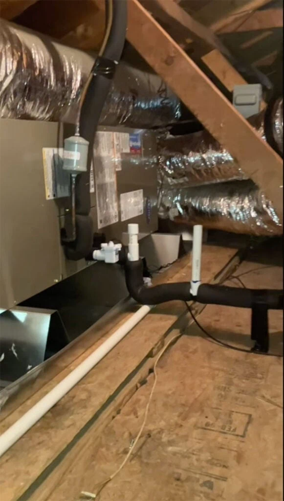 Check out the tight ductwork / properly suspended / with neat plumbing and clean lines of mastic.